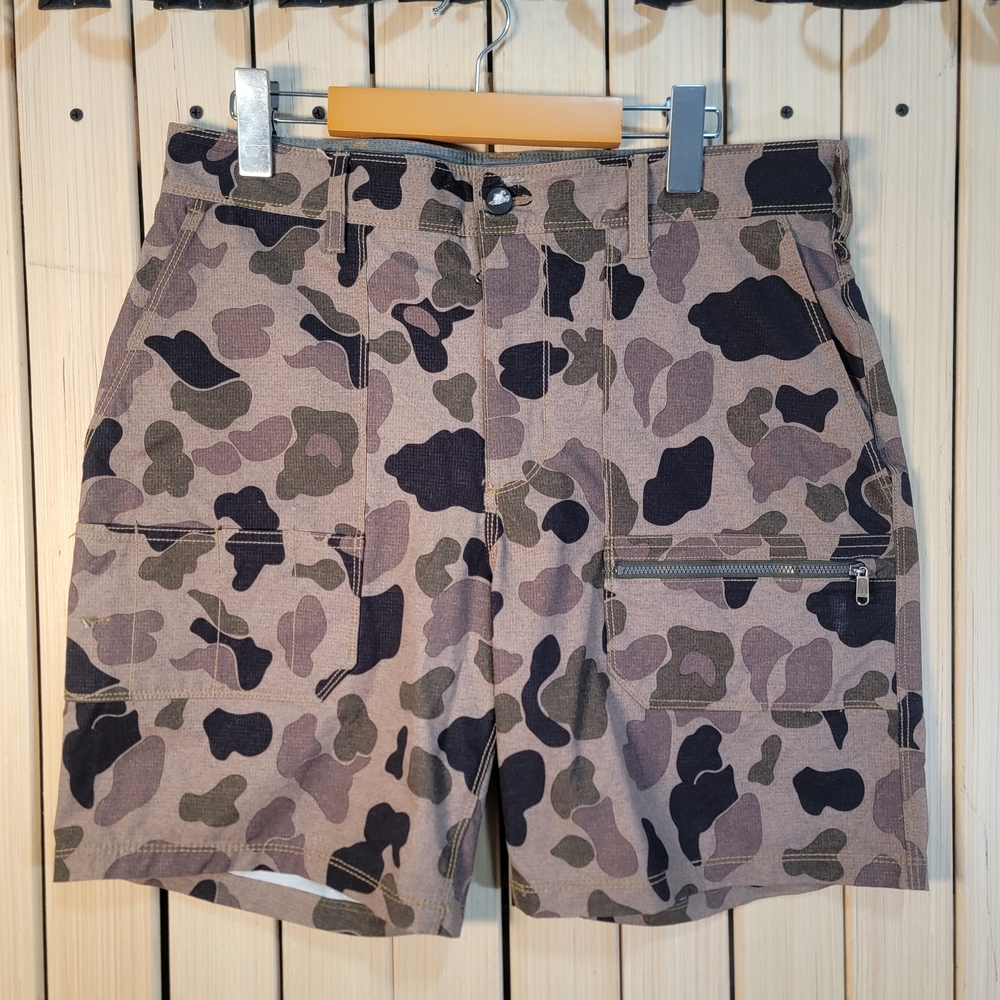Carhartt Hurley Short. Men's Camo Cargo Shorts - Brown & Green